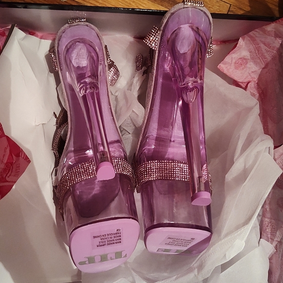 YRU Xtra Qrystal Tip Me Lavender Heels - Picture 6 of 10